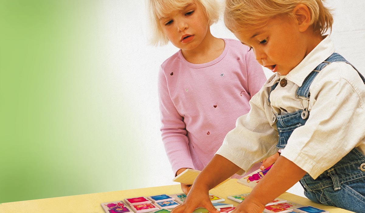 eerste spelletjes houten speelgoed